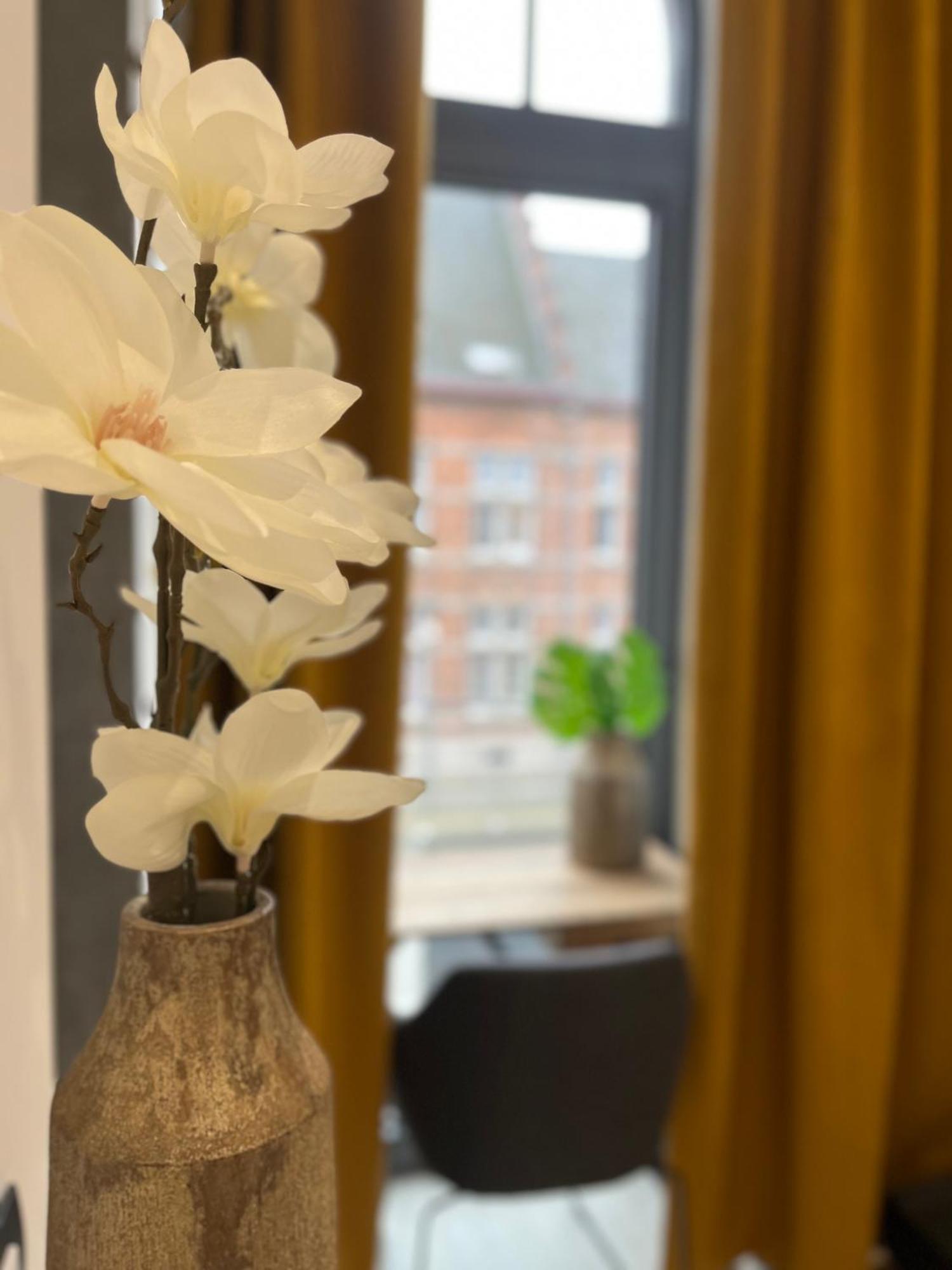 White Castle - Airport Bed & Breakfast Charleroi